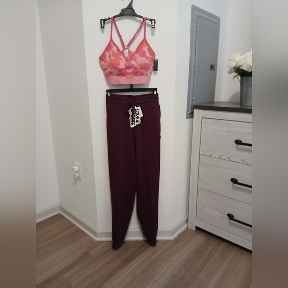 No boundaries Large and LOVE and Sports Small - Picture 5 of 5